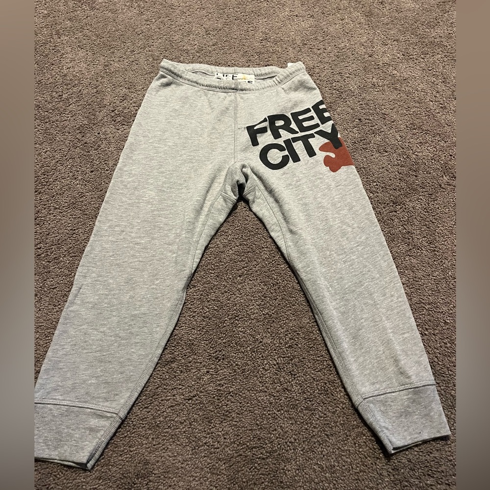 Free city sweatpants